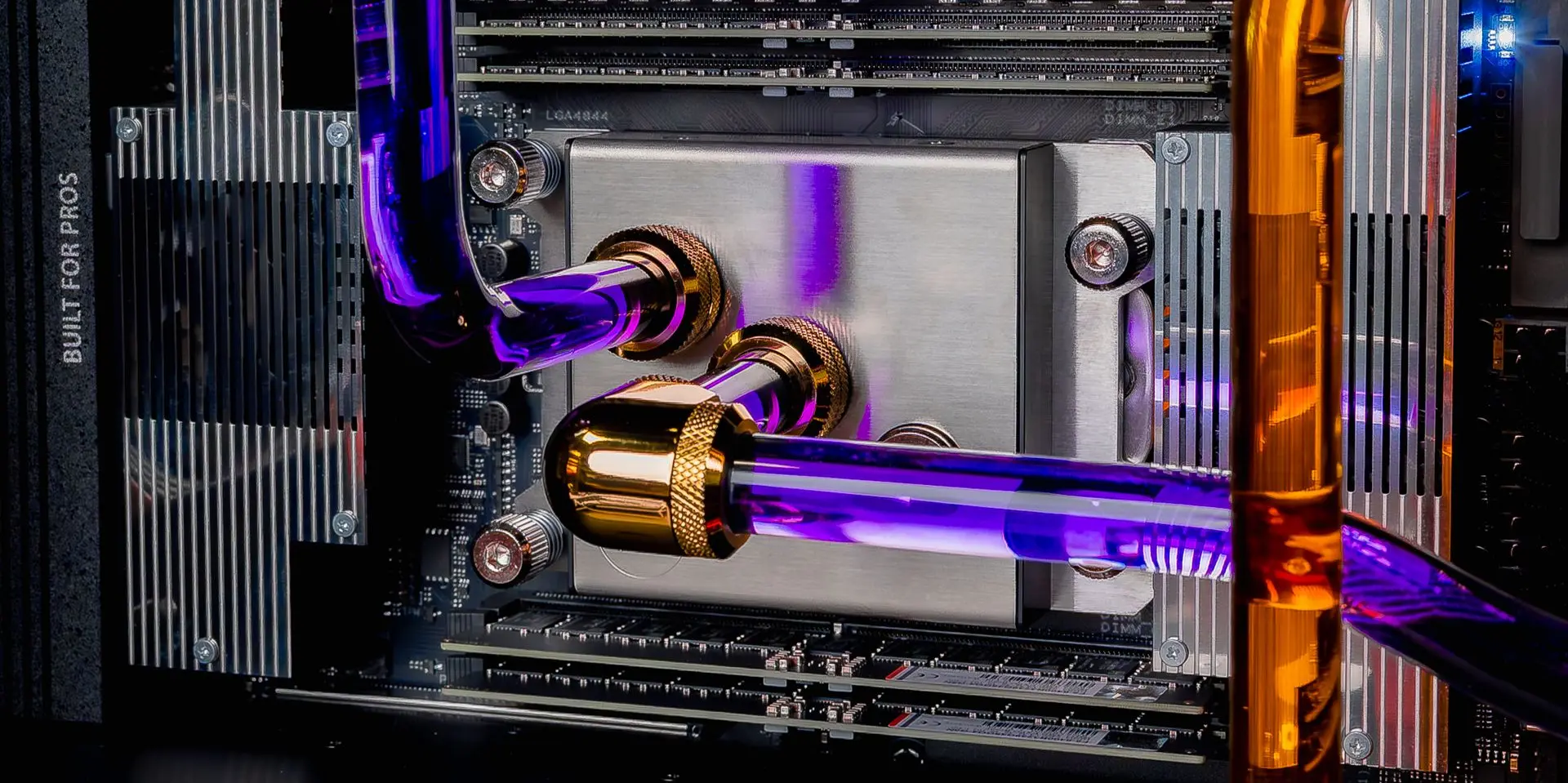 Watercooling custom PC TITAN X double RTX 5090 avec tubes rigides RGB et refroidissement liquide haute performance