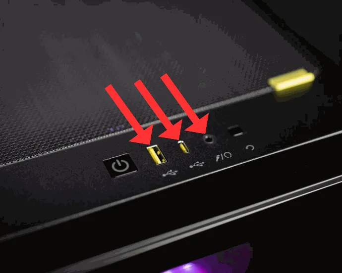 Ports et connexions en façade d'un PC gamer