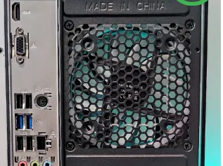 Ports USB à l'arrière d'un PC fixe
