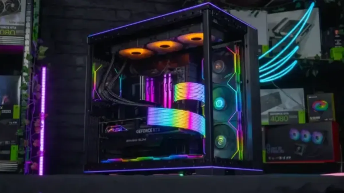 PC gamer fixe dans un boîtier panoramique éclairé