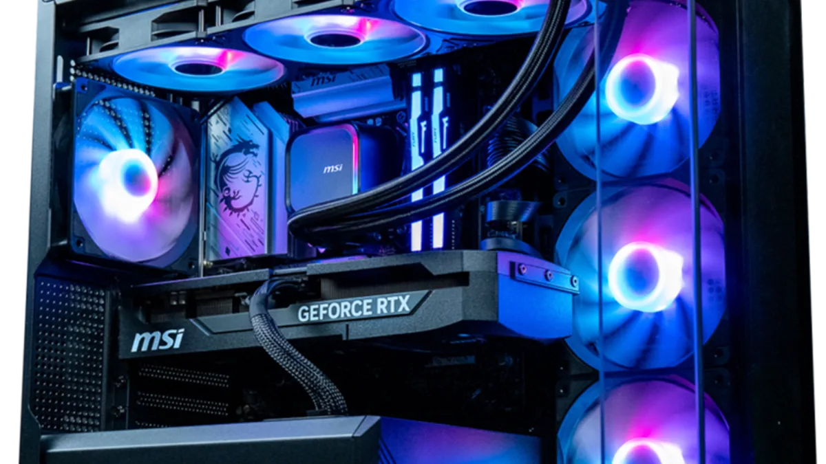 FlowUP gamingpc Powered by MSI met panoramabehuizing, waterkoeling en RGB-ventilatoren