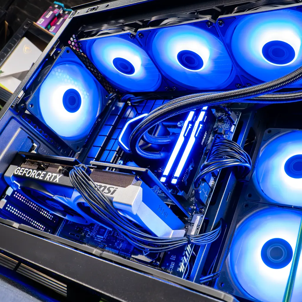 PC Aqua V2 GEFORCE RTX™ 5070 
