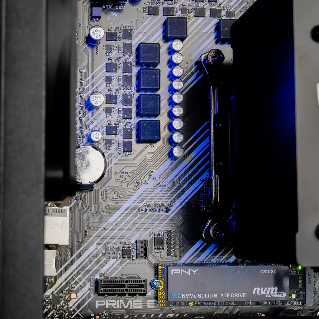 PC Mirage GeForce RTX™ 5060 Ti Powered by MSI