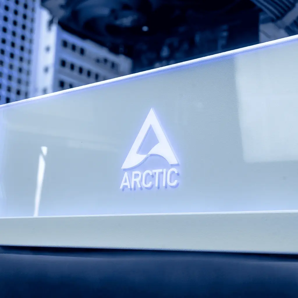 PC Arctic GEFORCE RTX™ 5080