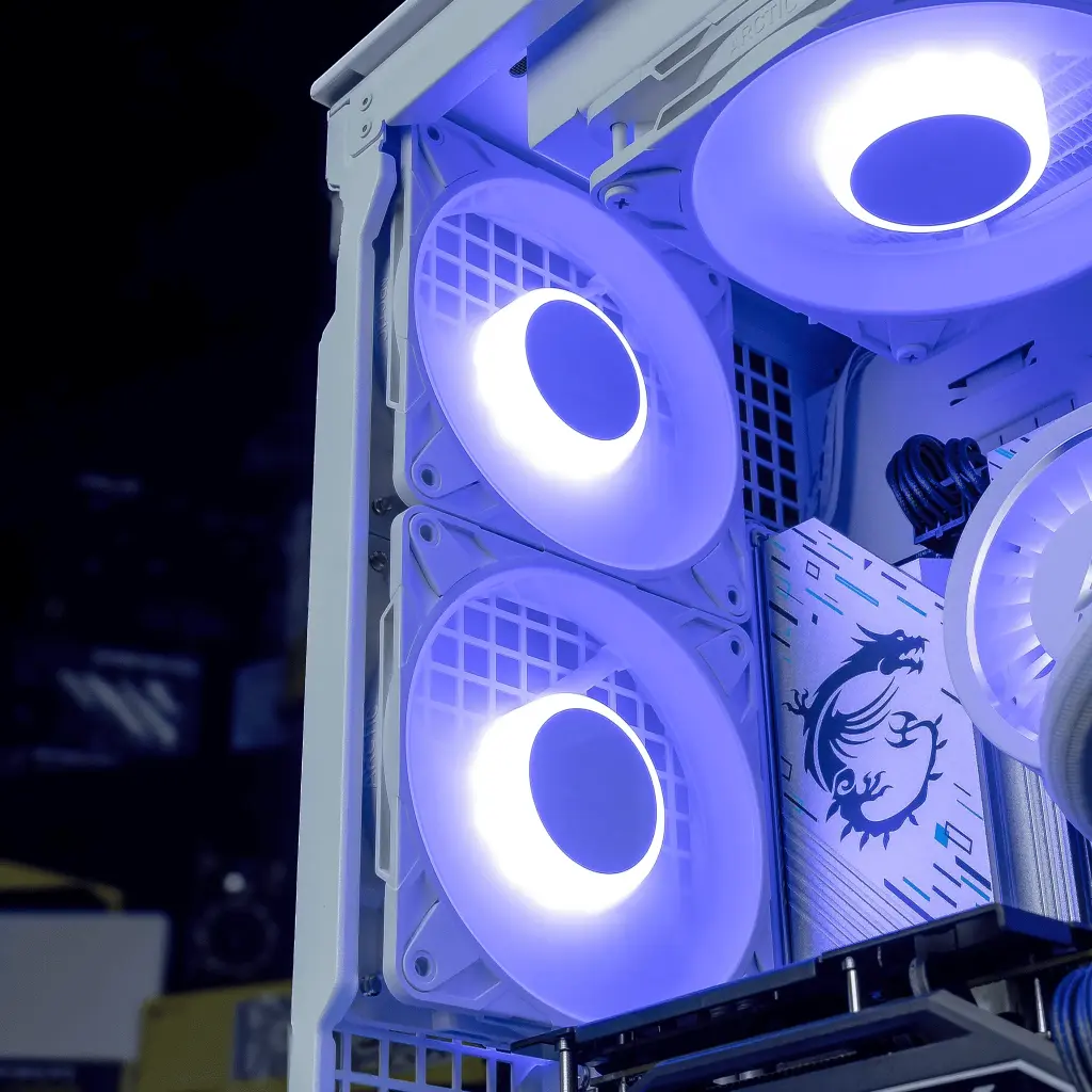 PC Arctic GEFORCE RTX™ 5080