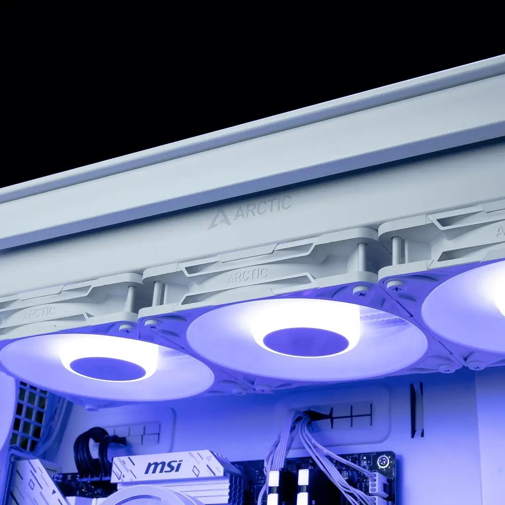 PC Arctic GEFORCE RTX™ 5080