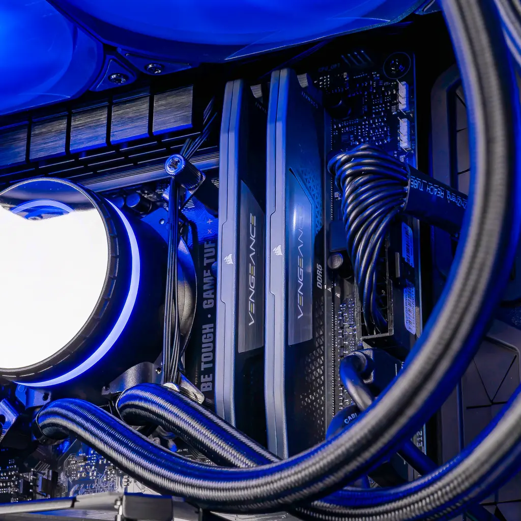 PC Swift GEFORCE RTX™ 5060 Ti 16GB