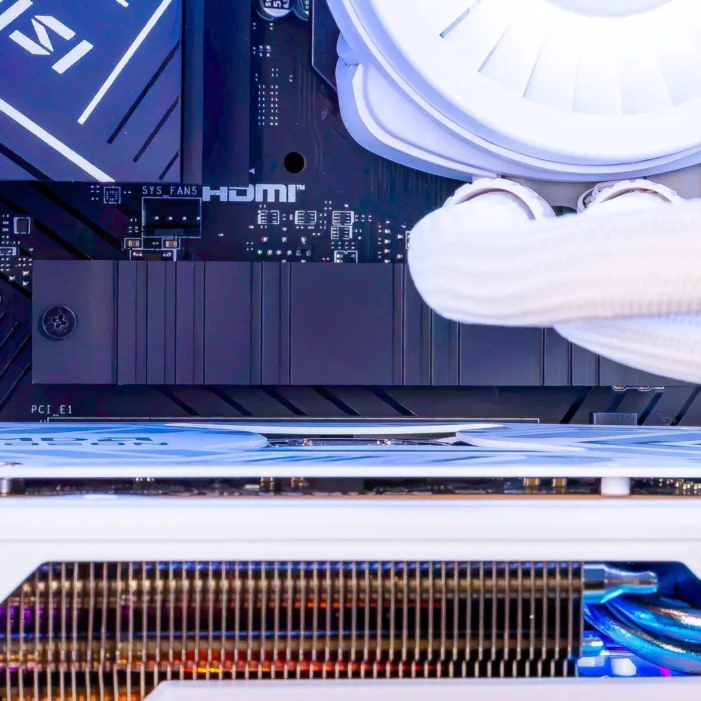 PC French Radeon RX™ 9070 by Corsair
