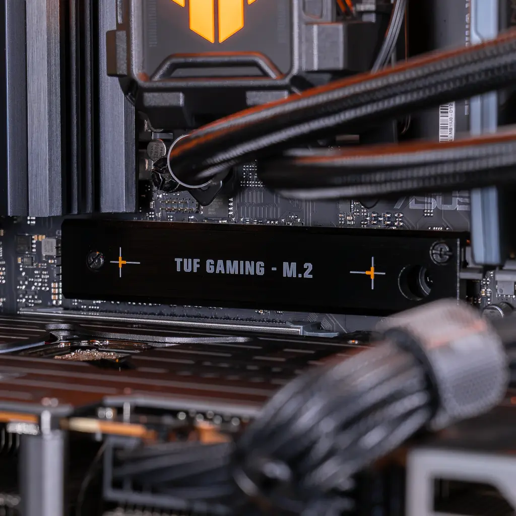 PC Colossus Radeon™ RX 9070 XT 16GB