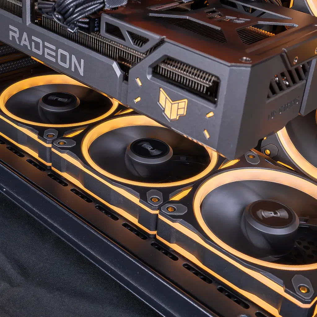 PC Colossus Radeon™ RX 9070 XT 16GB