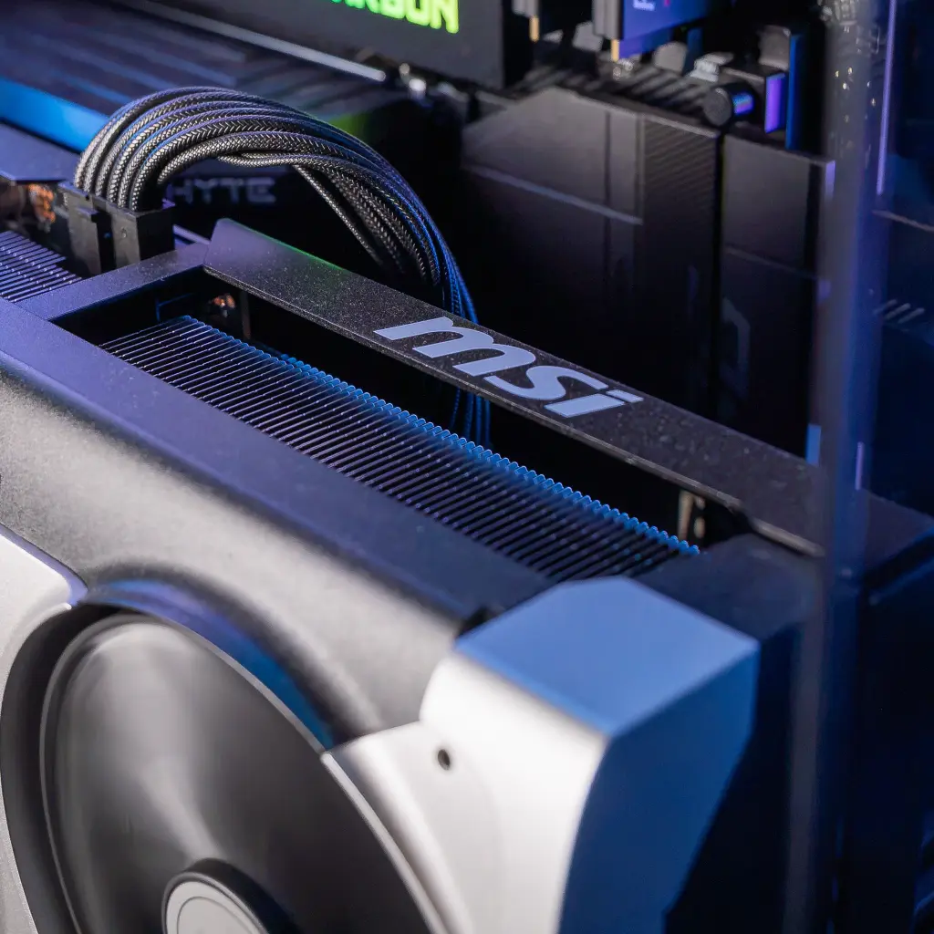 PC Singularity GEFORCE RTX™ 5090