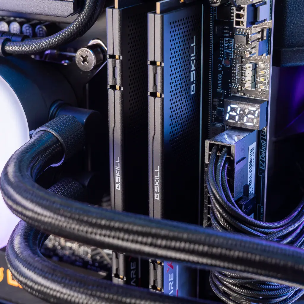 PC Singularity GEFORCE RTX™ 5090