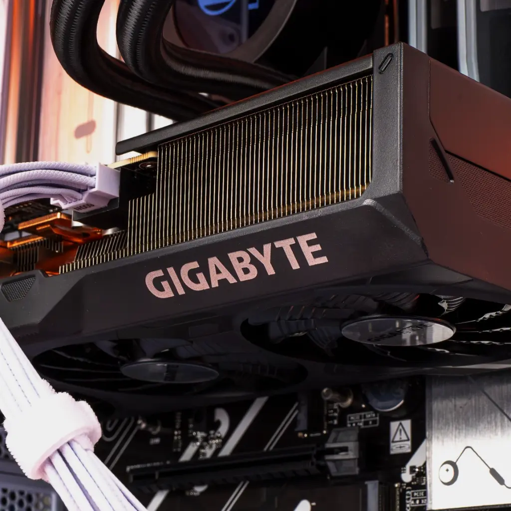 PC Polaris NVIDIA GeForce RTX™ 5070