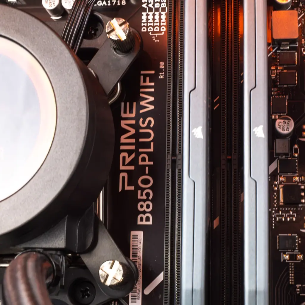 PC Polaris NVIDIA GeForce RTX™ 5070