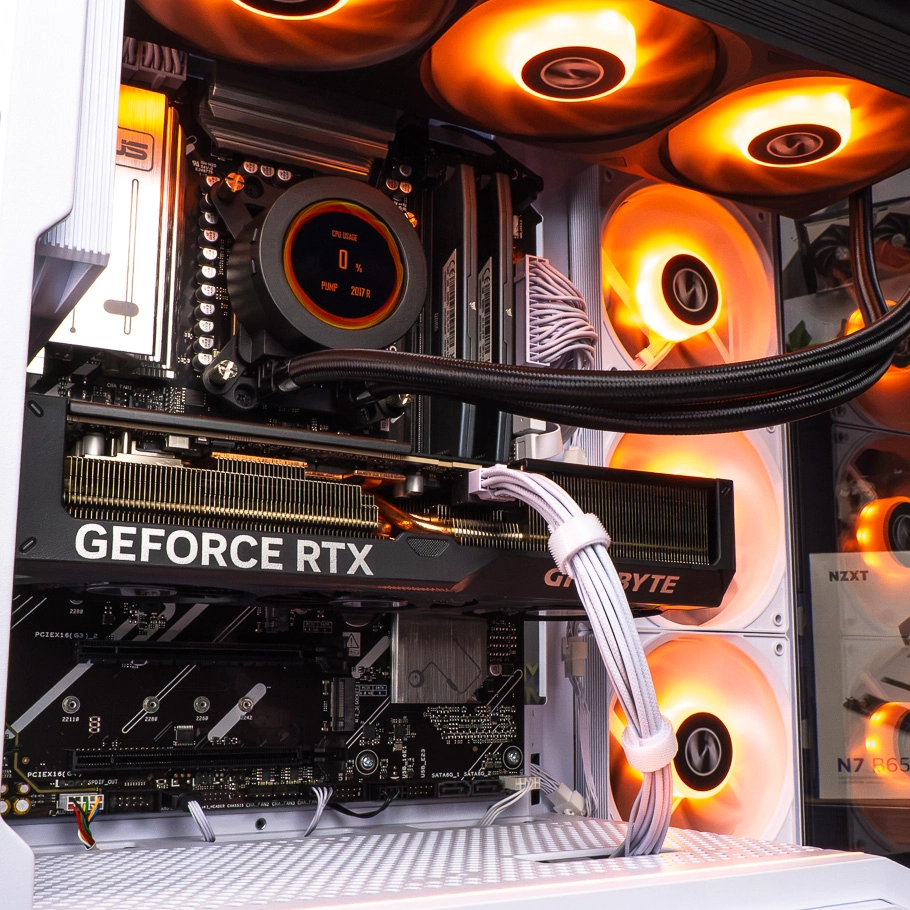PC Polaris NVIDIA GeForce RTX™ 5070
