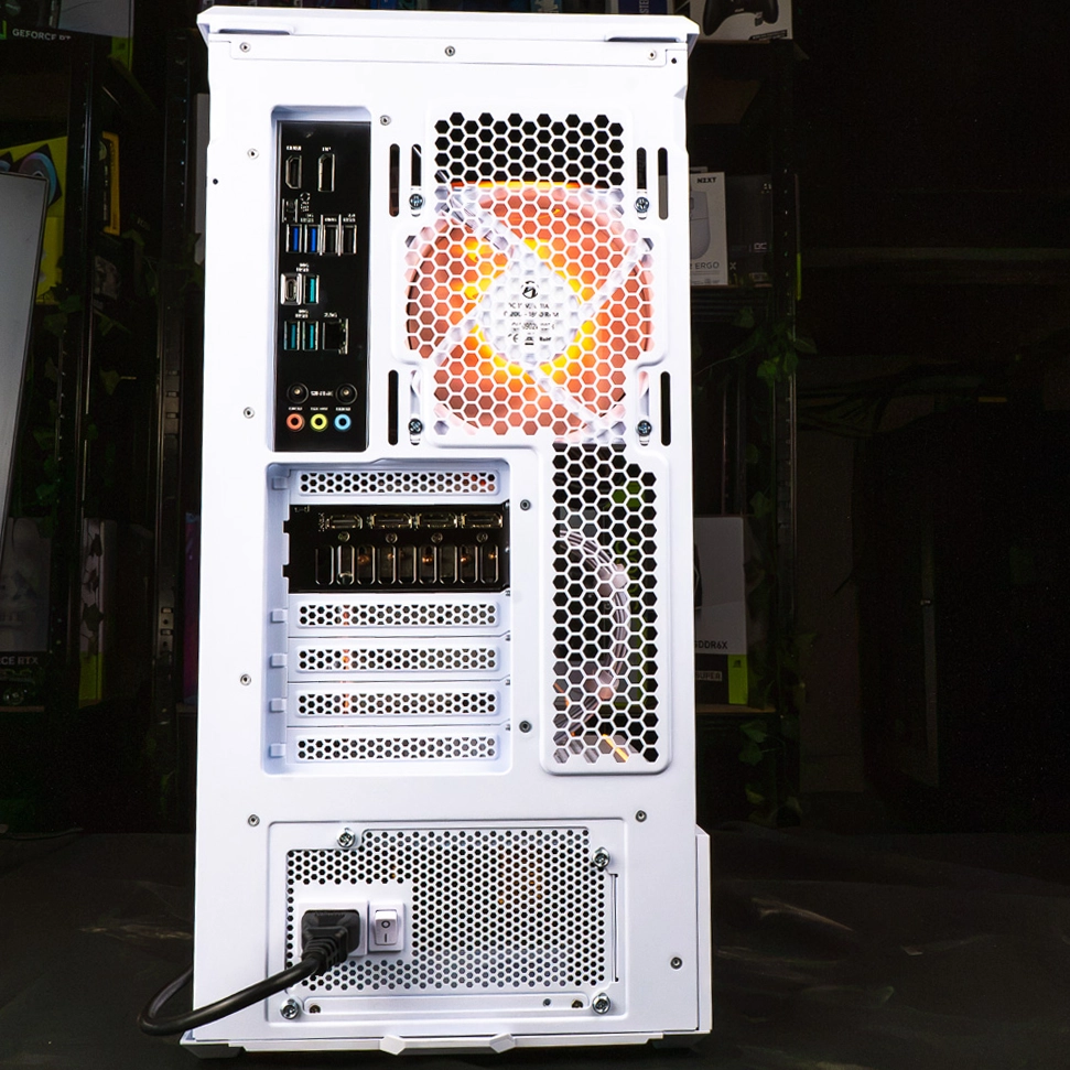 PC Polaris NVIDIA GeForce RTX™ 5070