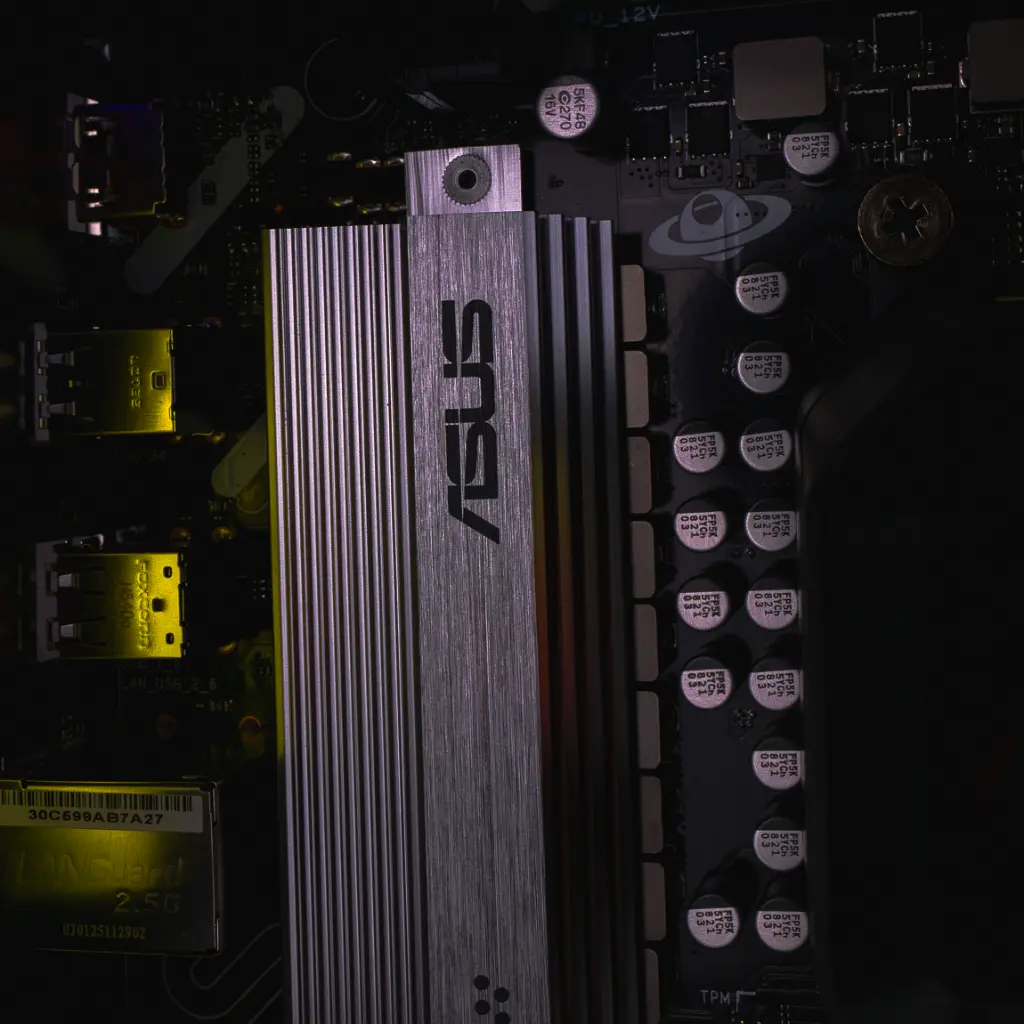 PC Menthe Radeon™ RX 9060 XT 16GB