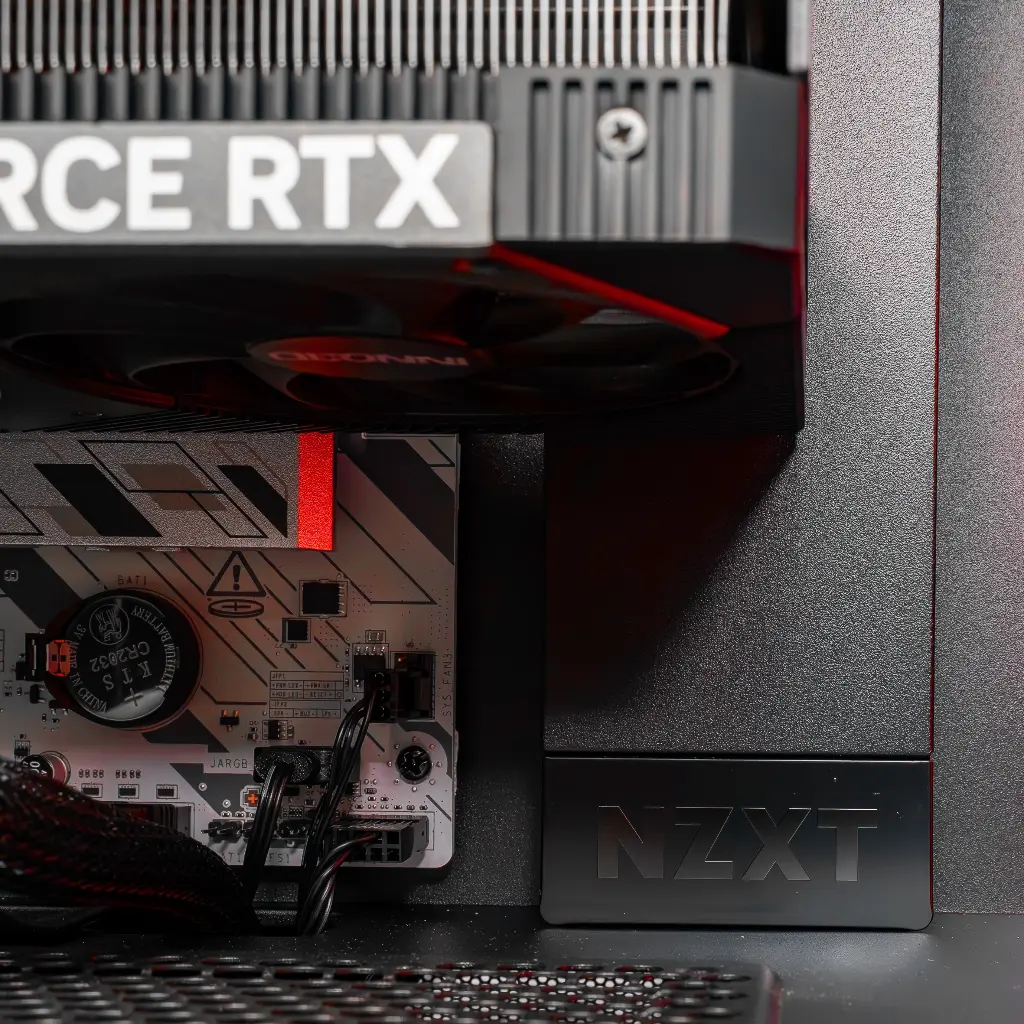 PC Solana GEFORCE RTX™ 5080