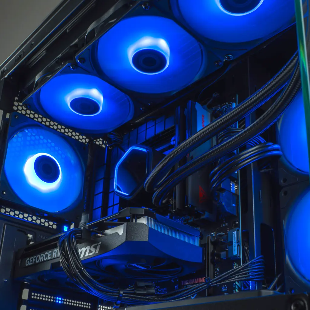 PC AQUA GeForce RTX™ 5060 Ti 16GB