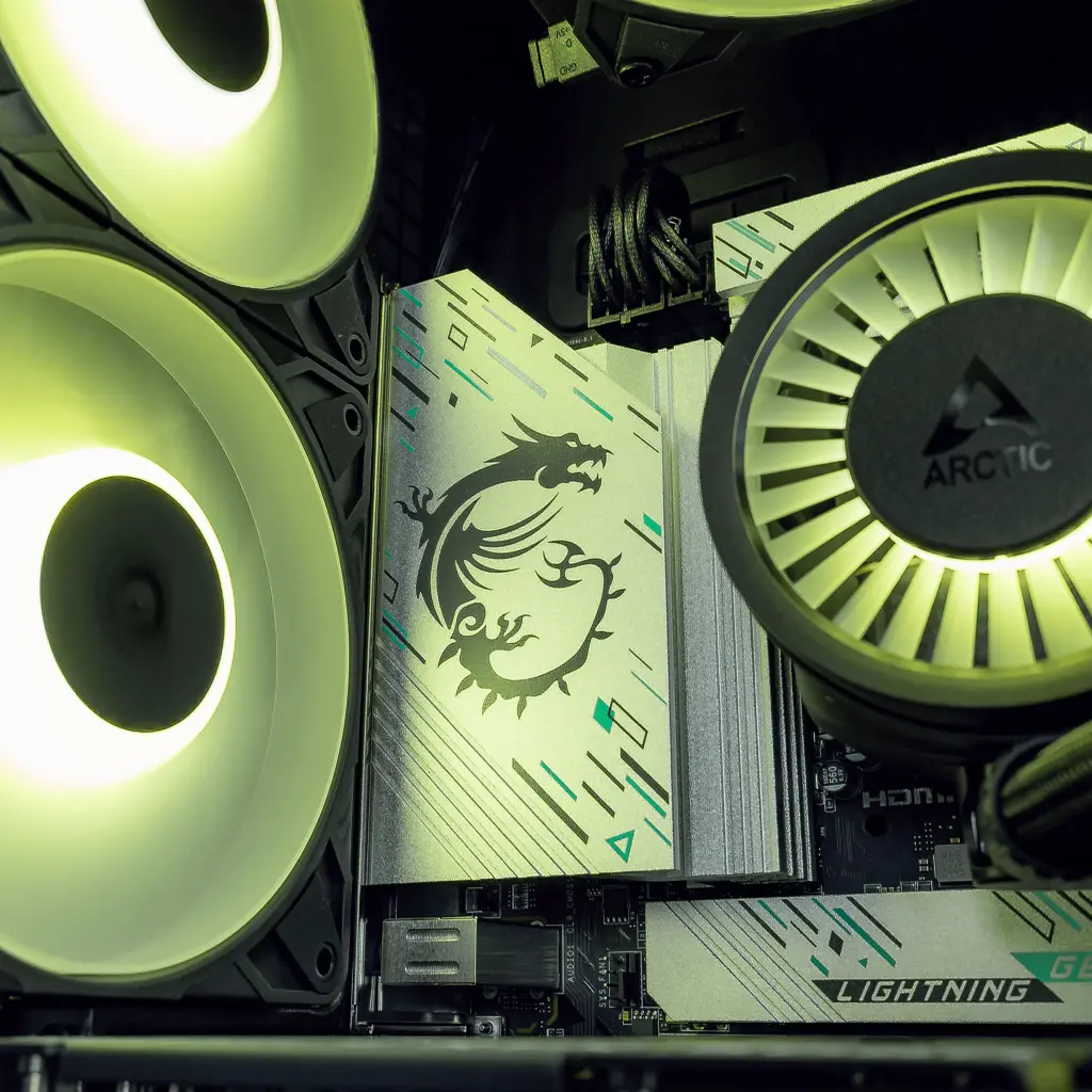PC Kova GeForce RTX™ 5080 