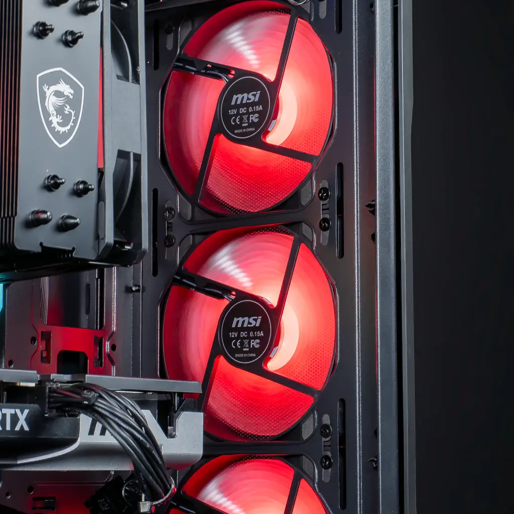 PC Savannah GEFORCE RTX™ 5060 Ti Powered by MSI