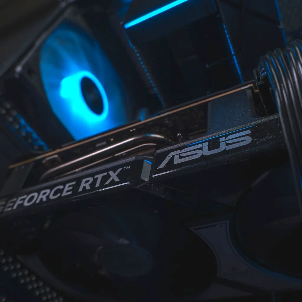 PC Reyna GeForce RTX™ 5060 Ti 16GB By XPG