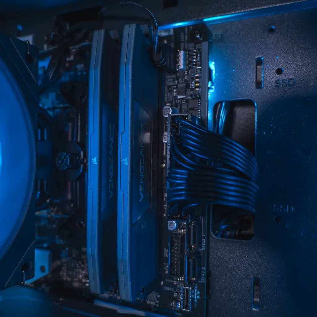 PC Reyna GeForce RTX™ 5060 Ti 16GB By XPG