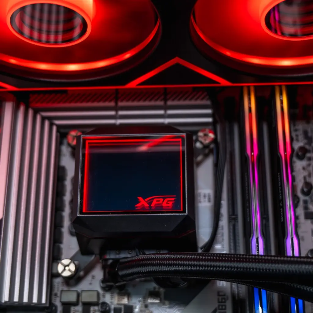 PC Huwie GeForce RTX™ 5070 By XPG