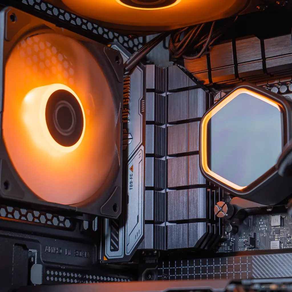 PC Phantom Radeon™ RX 9070 XT 16GB