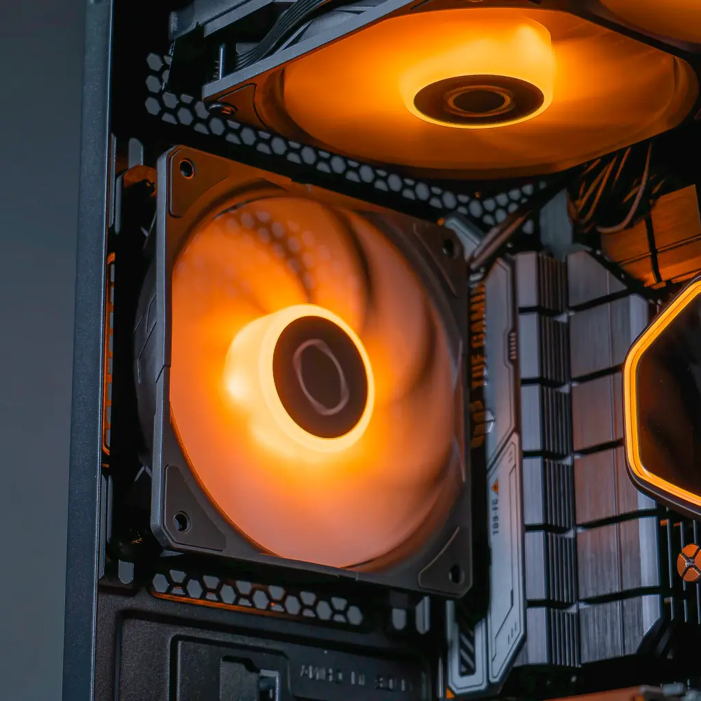 PC Phantom Radeon™ RX 9070 XT 16GB