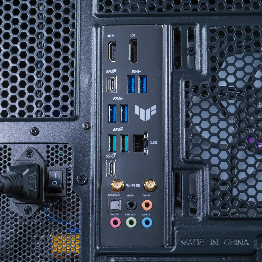 PC Phantom Radeon™ RX 9070 XT 16GB