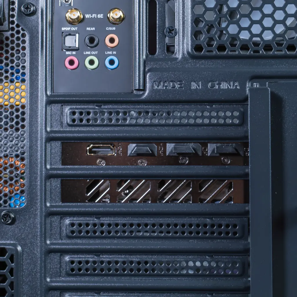 PC Phantom Radeon™ RX 9070 XT 16GB