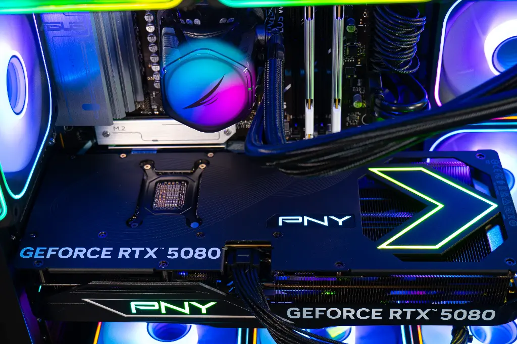 PC Solana GEFORCE RTX™ 5080
