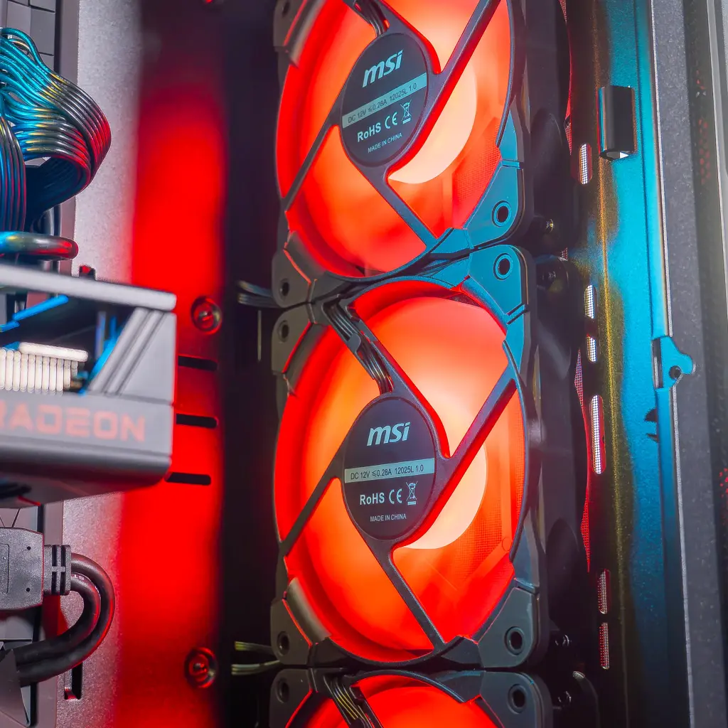PC Moll-E RADEON™ RX 9060 XT 16GB