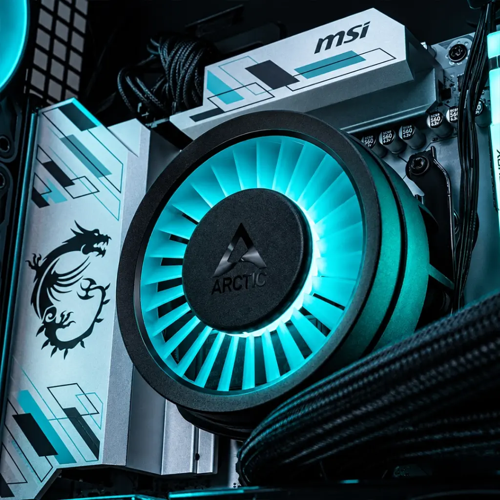 Gros plan sur Water Cooling du PC gamer Cheetoh Remastered