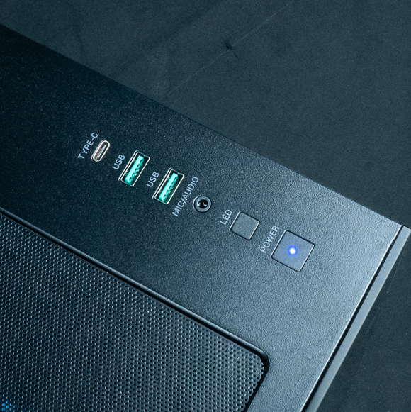 PC Primal Radeon RX 9070 XT