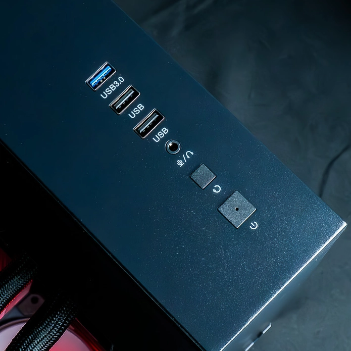 PC Primal Radeon RX 9070 XT