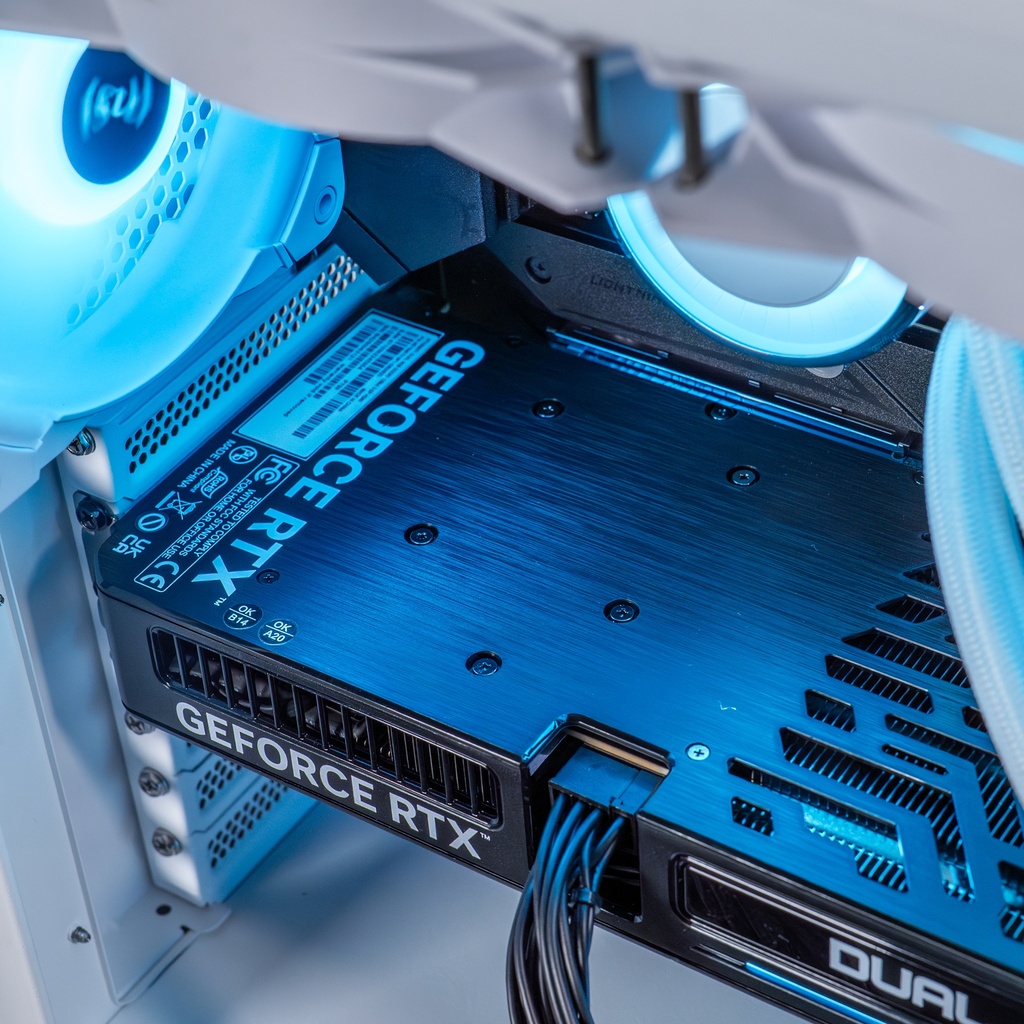 PC Savannah RTX™ 5060 Ti 8GB 
