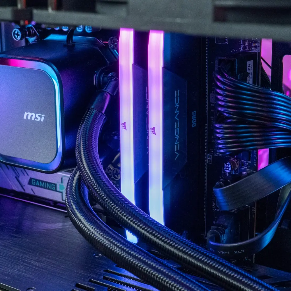 PC Abyssin GEFORCE RTX™ 5070 Ti 