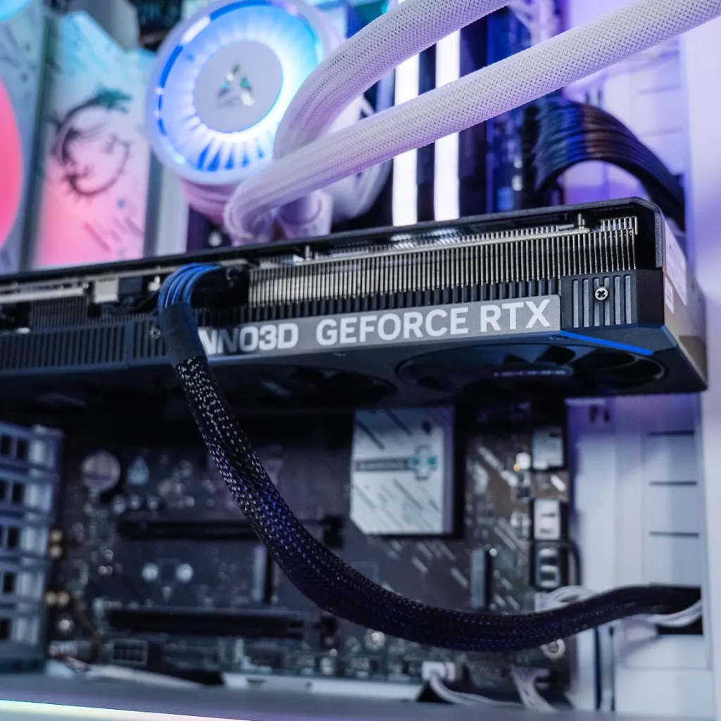 PC Arctic GEFORCE RTX™ 5080