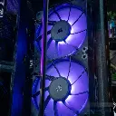 Ventilateurs RGB violet en façade dans PC gamer Orion GeForce RTX™ 5080 noir configuration gaming 4K hautes performances