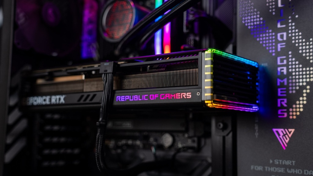 PC Hyperion RTX 4090 powered by ASUS ROG Strix