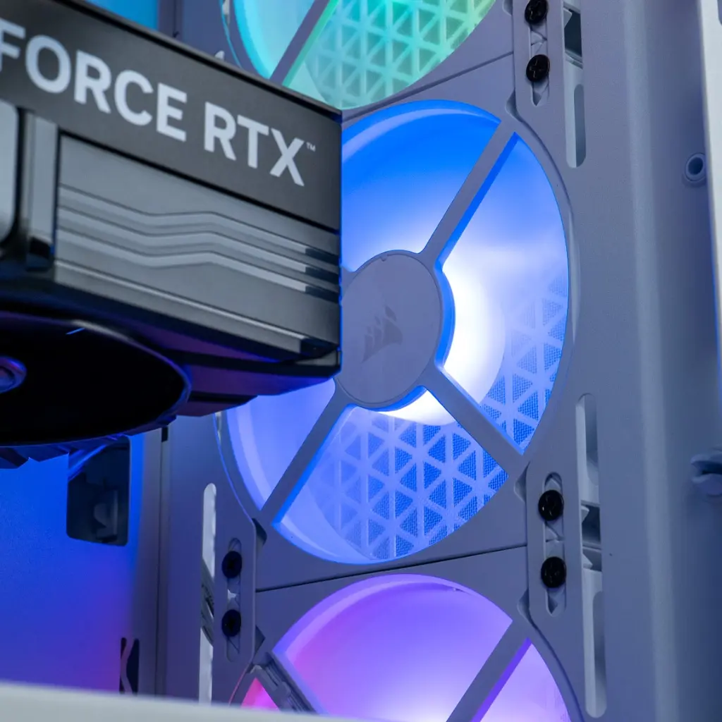 PC Solana GEFORCE RTX™ 5080