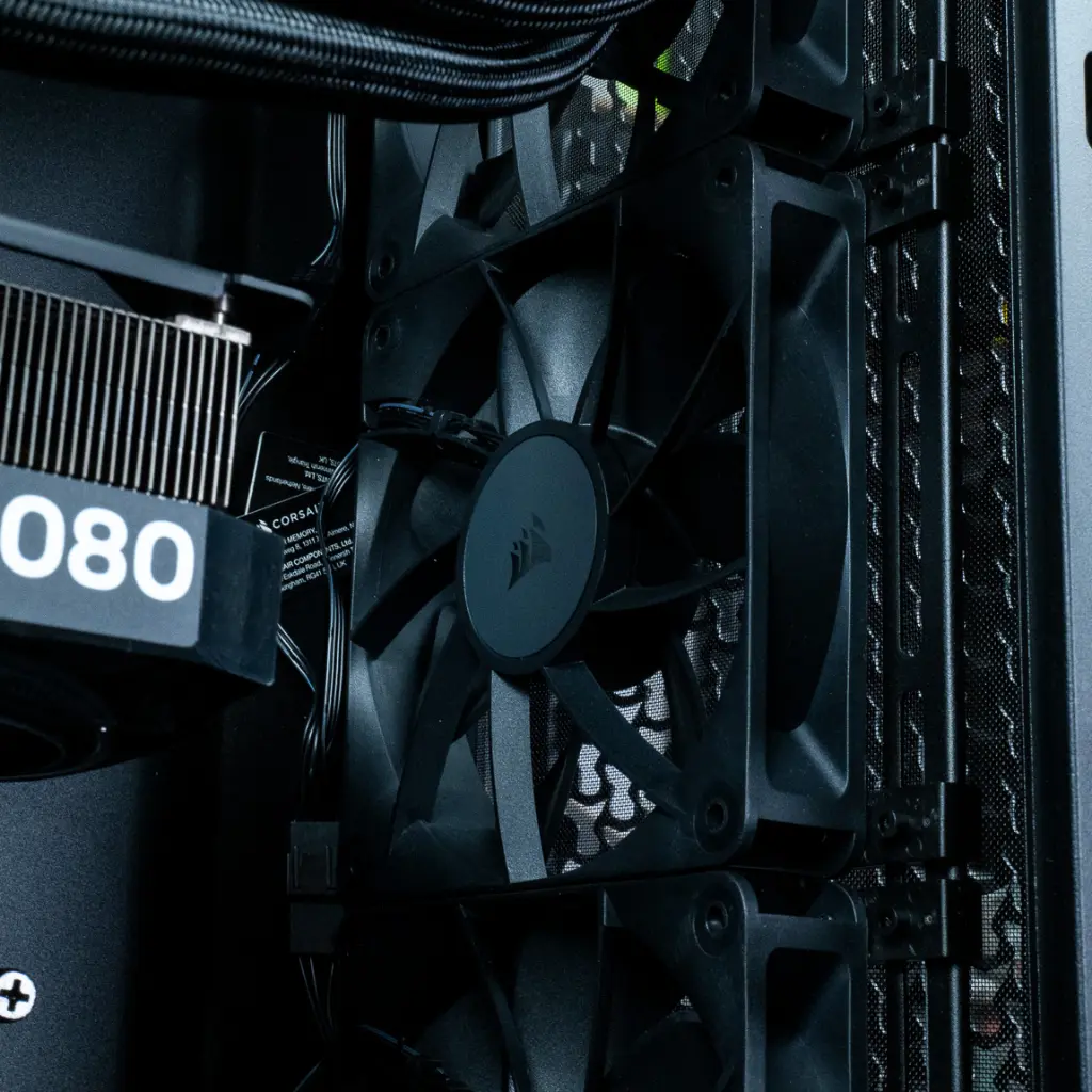 PC Solana GEFORCE RTX™ 5080