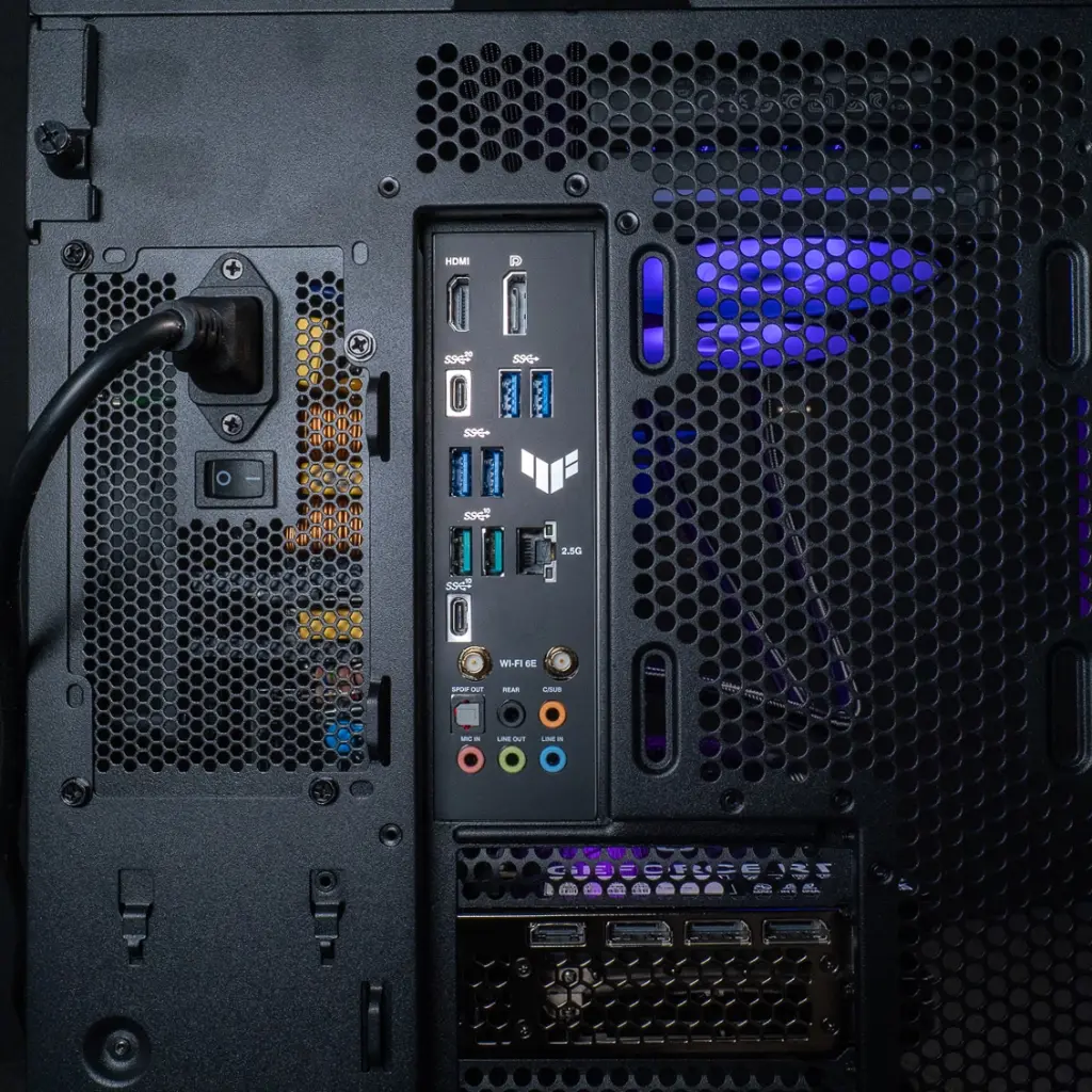 PC Player 6 by NZXT Geforce RTX™ 5070 Ti