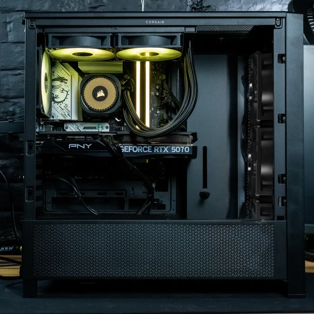 PC Corsair BlackFlag GEFORCE RTX™ 5070 - iCUE Certified  