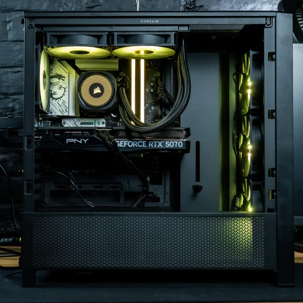 PC Corsair BlackFlag GEFORCE RTX™ 5070 - iCUE Certified  