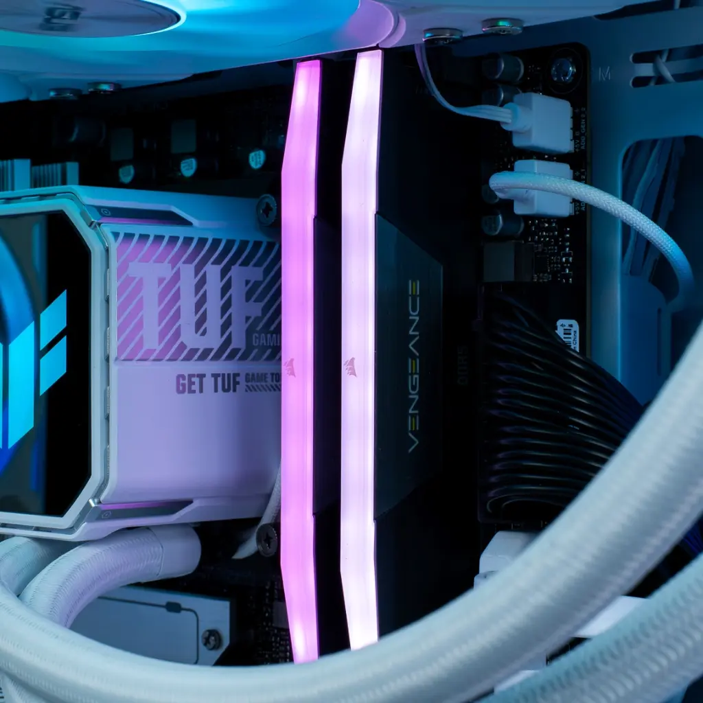 PC Lua Radeon™ RX 9060 XT - Powered By ASUS