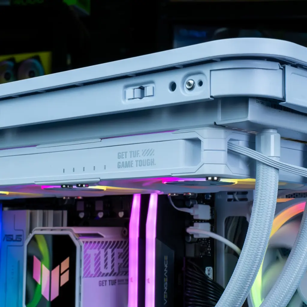 PC Lua Radeon™ RX 9060 XT - Powered By ASUS