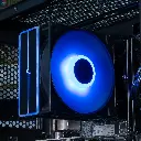 Zoom sur le ventirad DeepCool AG400 ARGB rétroéclairé en bleu installé dans le PC Bengal